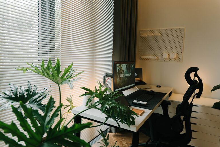 How to Create a Relaxing Home Workspace for Better Focus